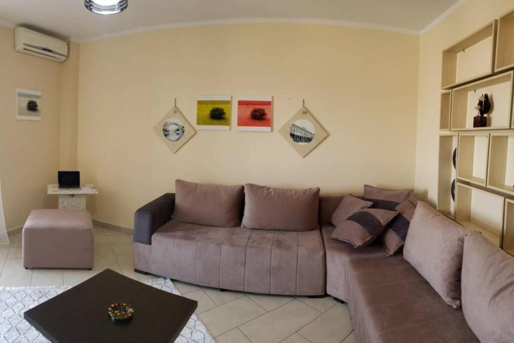 Appartamento Nr. 27. Centrale E Luminoso. ชโคเดอร์ ภายนอก รูปภาพ